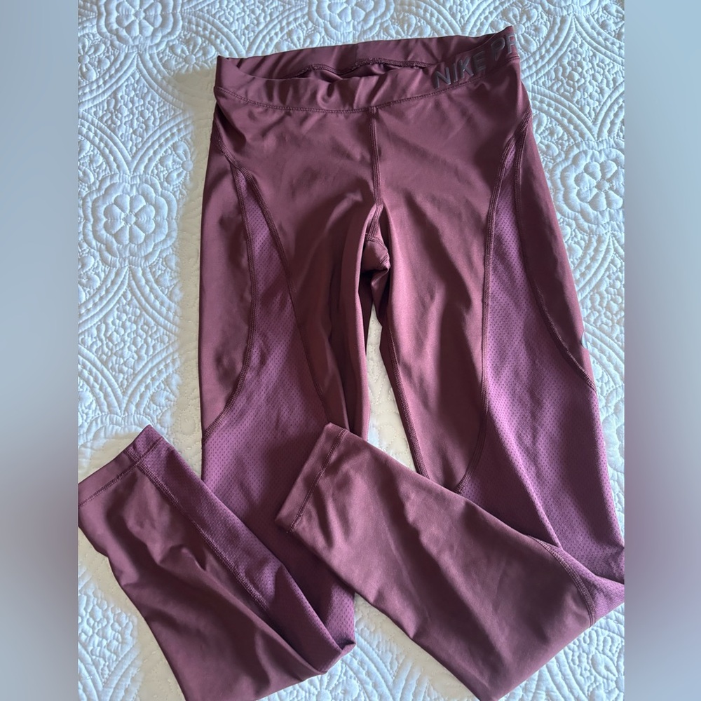 Nike Pro hypercool vented running‎ leggings, womens  size M burgundy